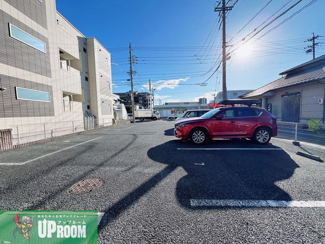 ネオステージの駐車場