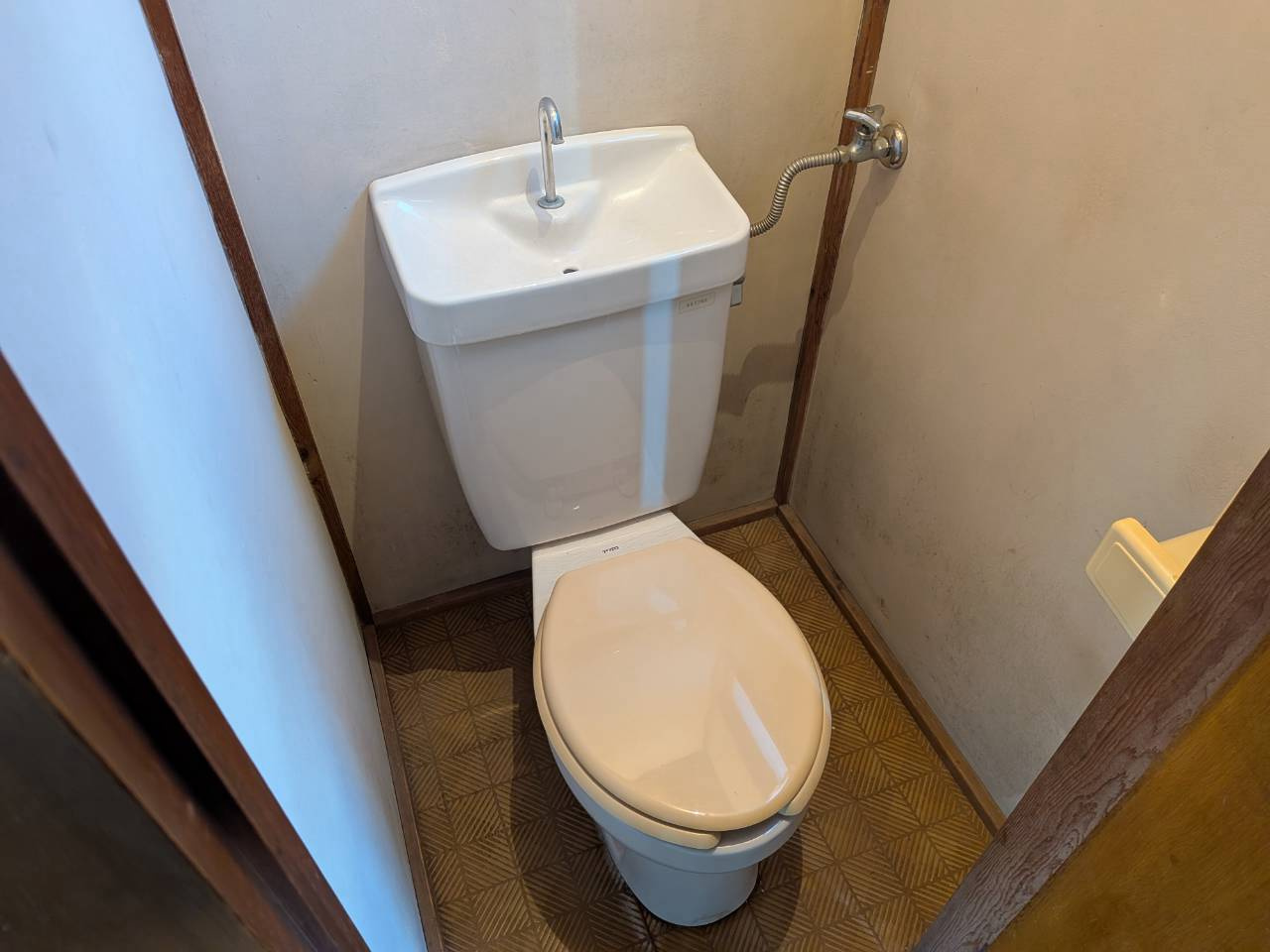 泉町綿貫様貸家Bのトイレ