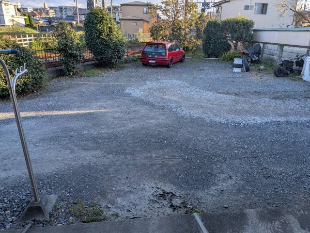 泉町綿貫様貸家Bの駐車場|カースペースがあります