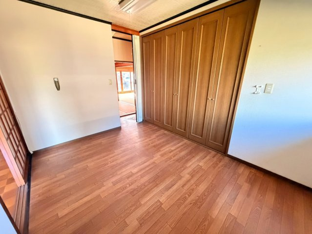 柿崎区三ツ屋浜レントハウスの洋室
