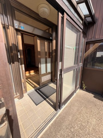 柿崎区三ツ屋浜レントハウスのエントランス