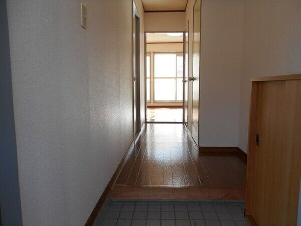 サープラスワンみずほの玄関