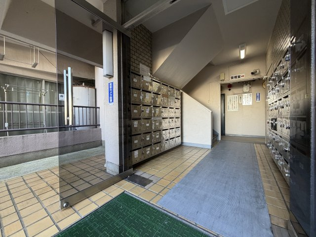 山洋コーポのエントランス