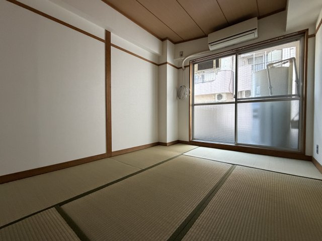 山洋コーポの和室