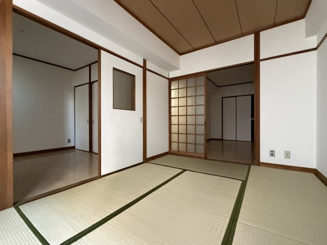 山洋コーポの和室