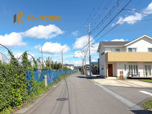 土浦市板谷第11　新築戸建て　2号棟の前面道路含む現地写真|周辺環境も併せて案内致します♪
閑静な住宅地で笑顔あふれる新生活！
ぜひ現地へお越しください♪