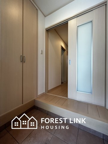 鷹合3丁目中古戸建の玄関