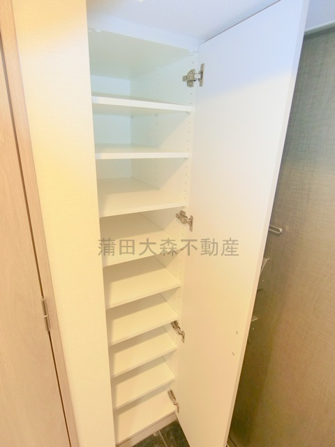 ルーブル本羽田の設備|玄関収納　シューズBOX