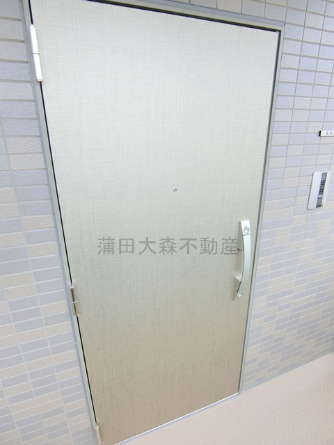 ルーブル本羽田の玄関