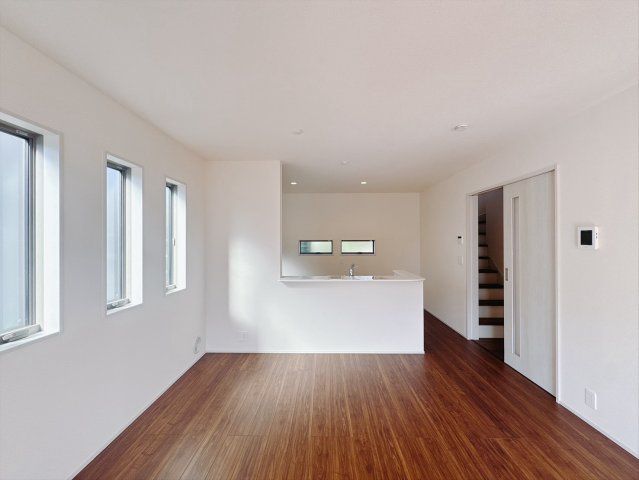 【新築戸建】第2前橋総社町植野　のダイニング|■ダイニング｜出来上がった料理を運びやすいダイニング♪お料理中も家族との会話がはずみます♪