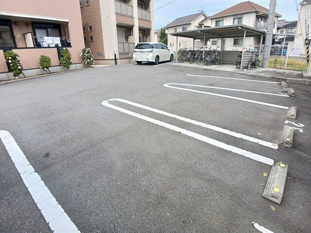リバーサイドヴィレッジの駐車場