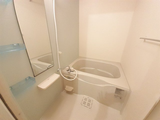サンフローラＢの浴室