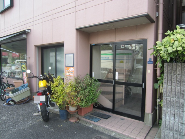 プチ　マルシェ　エグロのエントランス
