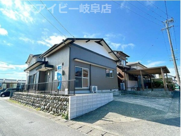 岐阜市日置江！フルリフォーム済み中古住宅！且格小学校まで徒歩3分！広々23帖のリビングのあるお家！の画像