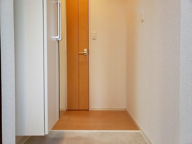 クロワール　長田の玄関