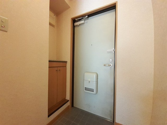 シャルム山本の玄関