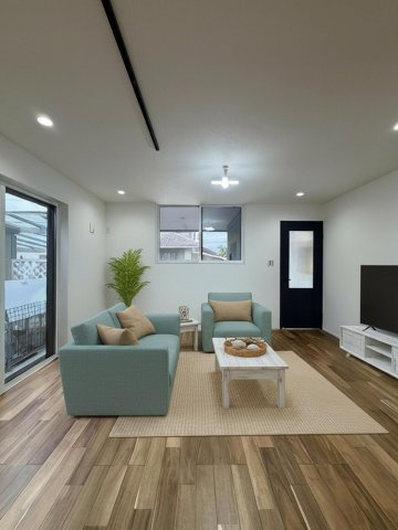 【現地画像あり】平塚市花水台　新築戸建　全１棟の居間・リビング|※AIホームステージング加工済