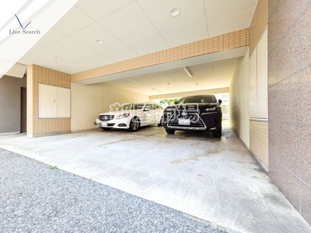 KDXレジデンス門前仲町の駐車場