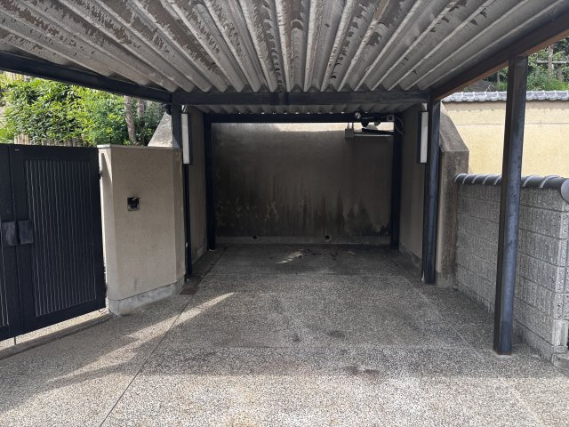 明石市朝霧東町3丁目戸建の駐車場
