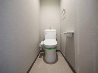 【トイレ】 | ルーチェ門真栄町 | 落ち着いた色調のトイレです