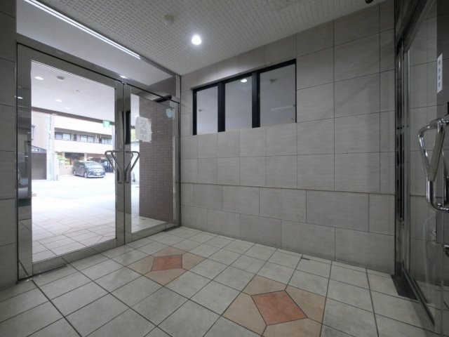 大阪市中央区島之内１丁目の賃貸マンションのロビー