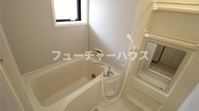 グランドソレイユ　Ｄの浴室