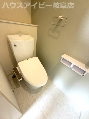 各務原市蘇原伊吹町新築建売限定1邸！お車ラクラク並列3台可能！蘇原第一小学校まで徒歩12分！のトイレ|各務原市蘇原伊吹町新築建売限定1邸！お車ラクラク並列3台可能！蘇原第一小学校まで徒歩12分！