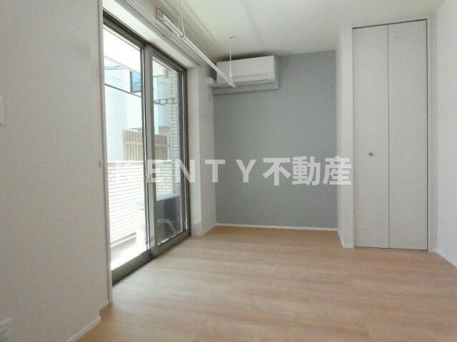 【居間・リビング】 | ｇａｔｏ大崎 | こちらのリビングで趣味の時間をお楽しみください