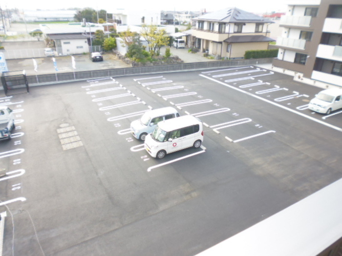 D-メゾン A棟の駐車場