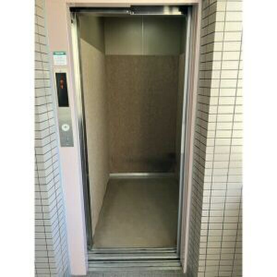 【玄関】 | ヴェルビュ一社