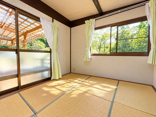 勝浦市佐野　中古戸建の和室|※画像の一部はAIを用いて加工・編集しています。実際の状況と異なる場合がありますので、ご了承下さい。