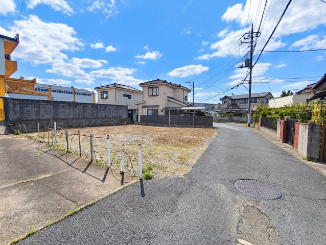 三郷市　上彦名　売地　全１区画の前面道路含む現地写真|外観です