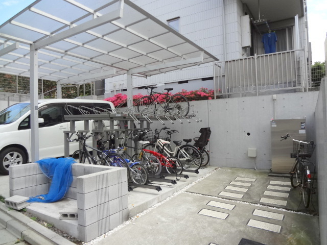 ブランフォーレ上池台のその他共用部分|屋根付き駐輪場