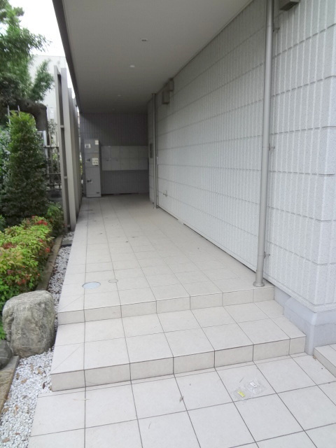 ブランフォーレ上池台のエントランス