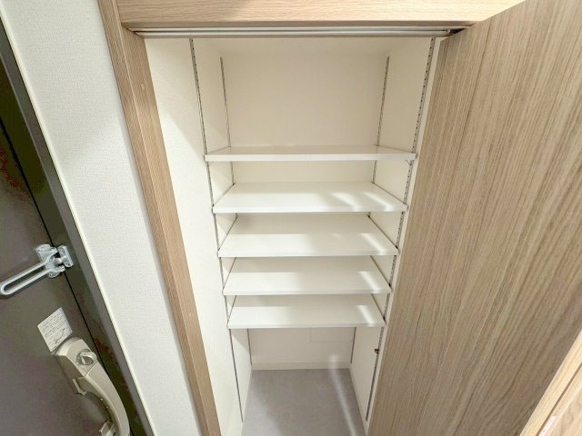ファステート大阪グラッシュの収納