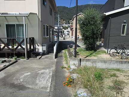 安佐南区八木９丁目の前面道路含む現地写真