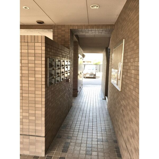 【エントランス】 | エクセルシオール雅