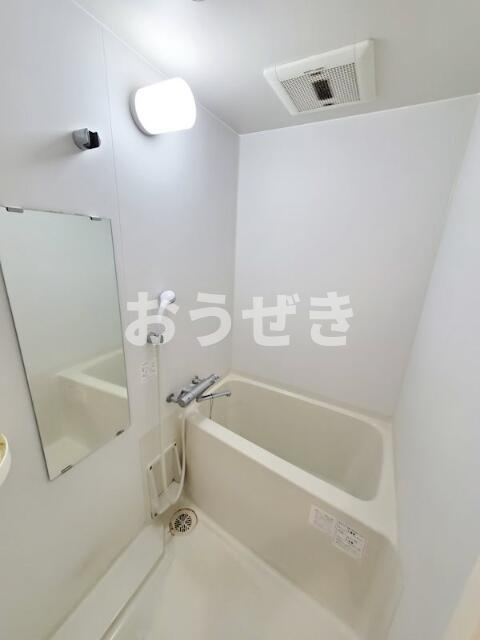 ドミール五反野の浴室