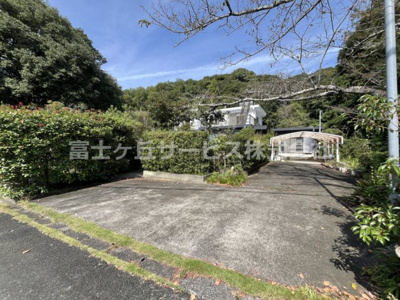 【駐車場】 | 袋井市村松　中古住宅 | 4台駐車可能