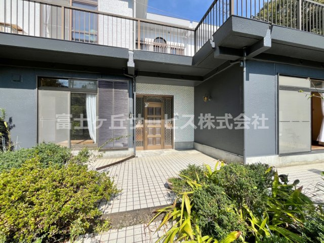 【エントランス】 | 袋井市村松　中古住宅 | エントランスです