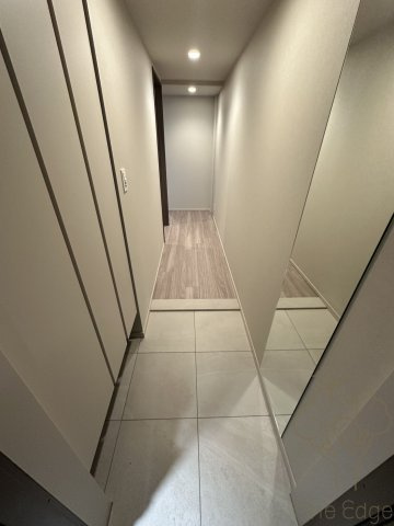 シーズンフラッツ南森町PREMIERの玄関