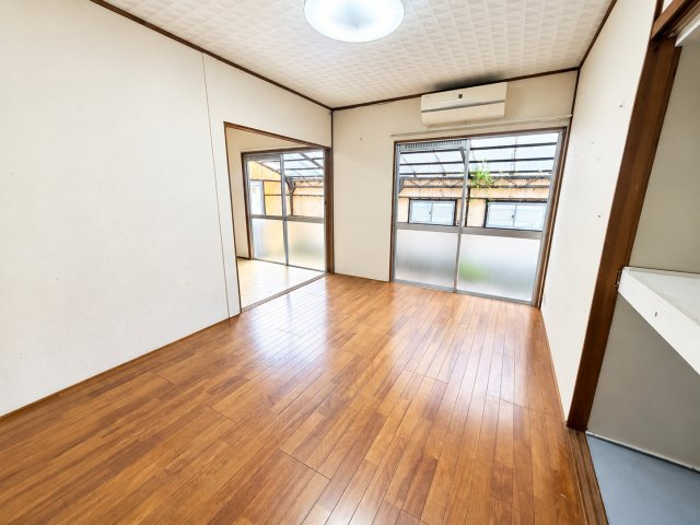 甲賀市信楽町長野の洋室|ゆったりした洋室です