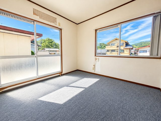 甲賀市信楽町長野の洋室|広々とした洋室です