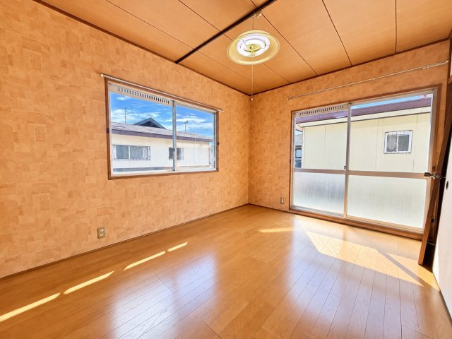 甲賀市信楽町長野の洋室|広々とした洋室です