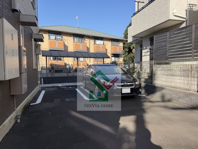セジュール峯の駐車場