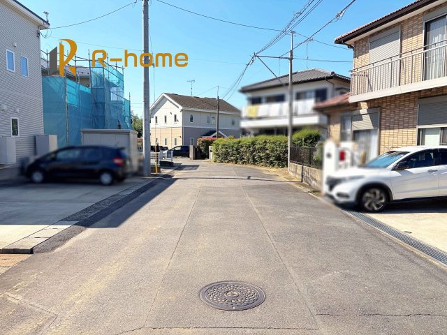 土浦市中高津第10　新築戸建て　1号棟の前面道路含む現地写真|周辺環境も併せて案内致します♪
閑静な住宅地で笑顔あふれる新生活！
ぜひ現地へお越しください♪