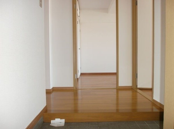 メゾン平中の玄関