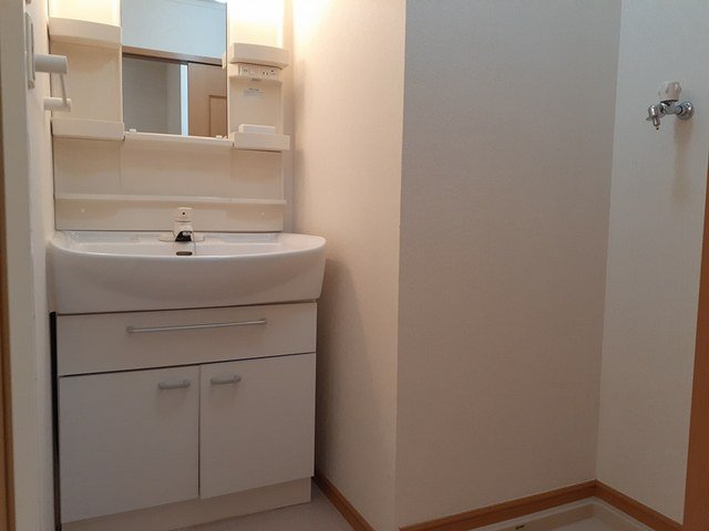 ドゥ・ドミール　Ｃのトイレ|清潔感のあるトイレです