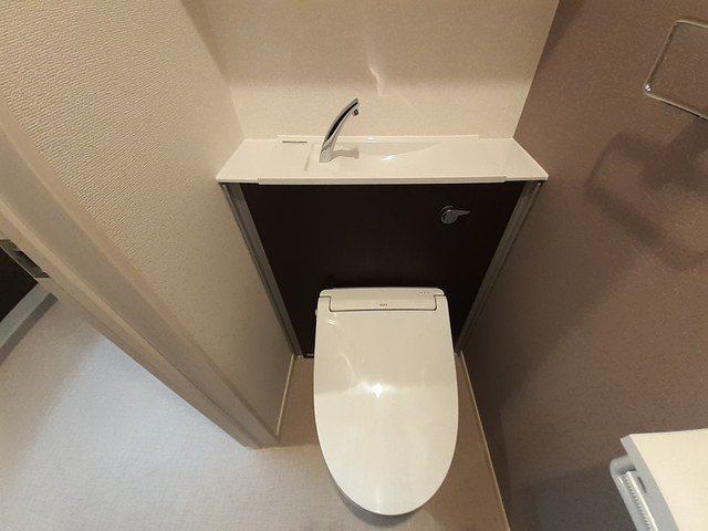フロンティアのトイレ|コンパクトで使いやすいトイレです