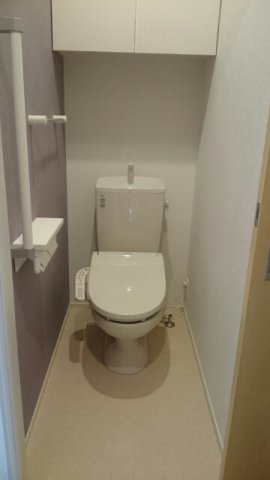 ブルースター　Ⅱのトイレ|清潔感のあるトイレです